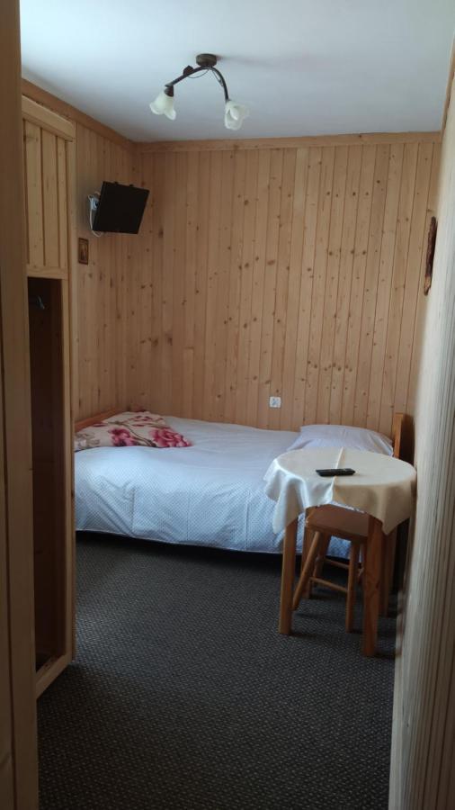 U Wajdy Apartment Ciche Male Bilik gambar