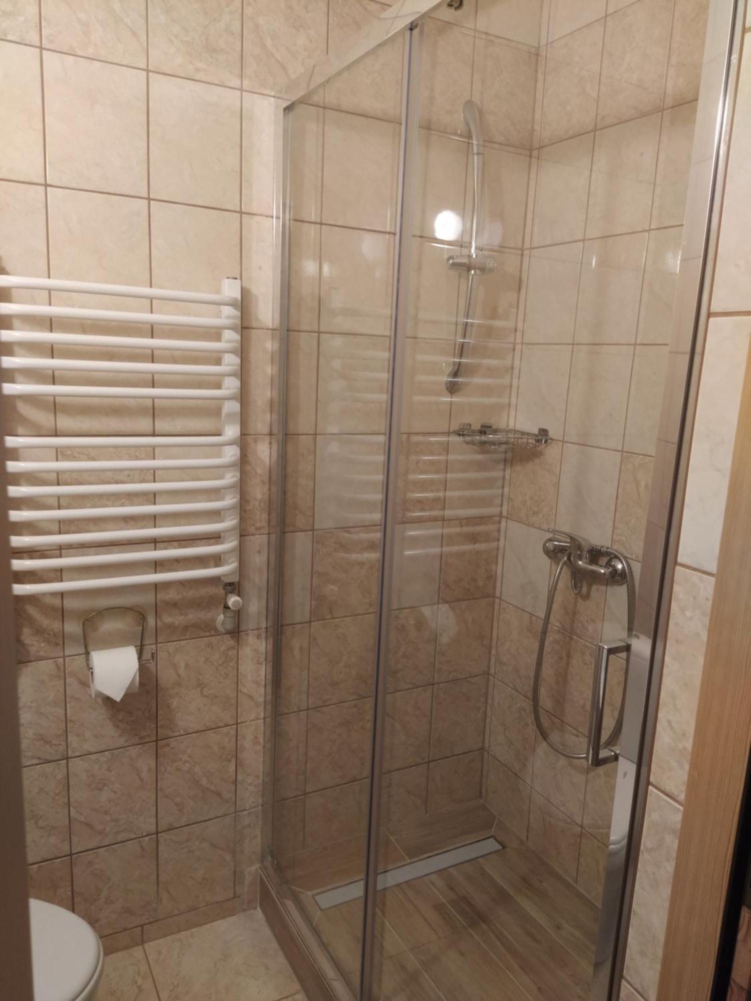 U Wajdy Apartment Ciche Male Bilik gambar
