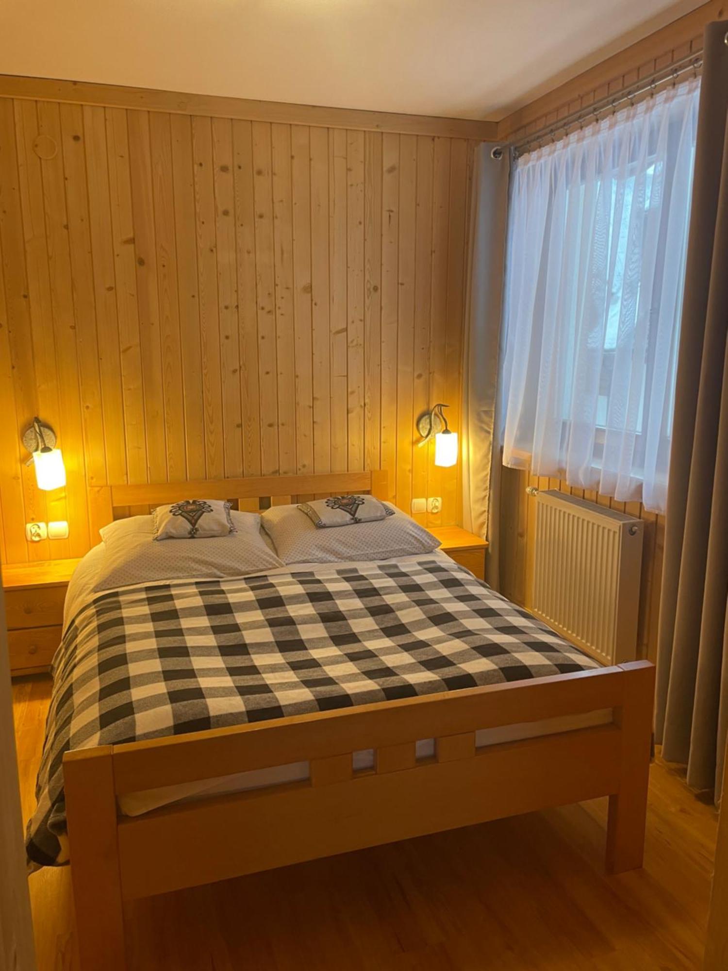 U Wajdy Apartment Ciche Male Luaran gambar