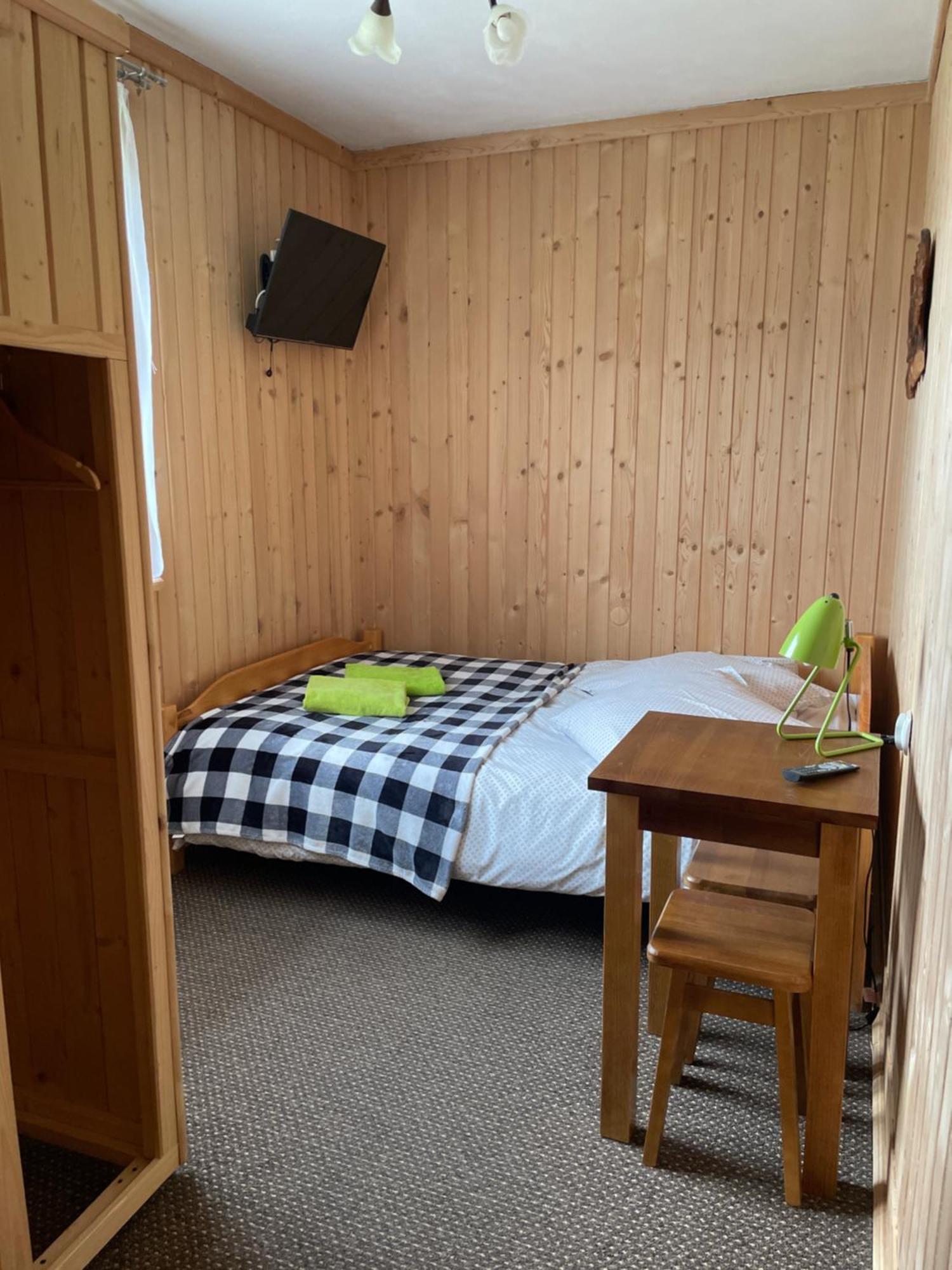 U Wajdy Apartment Ciche Male Luaran gambar