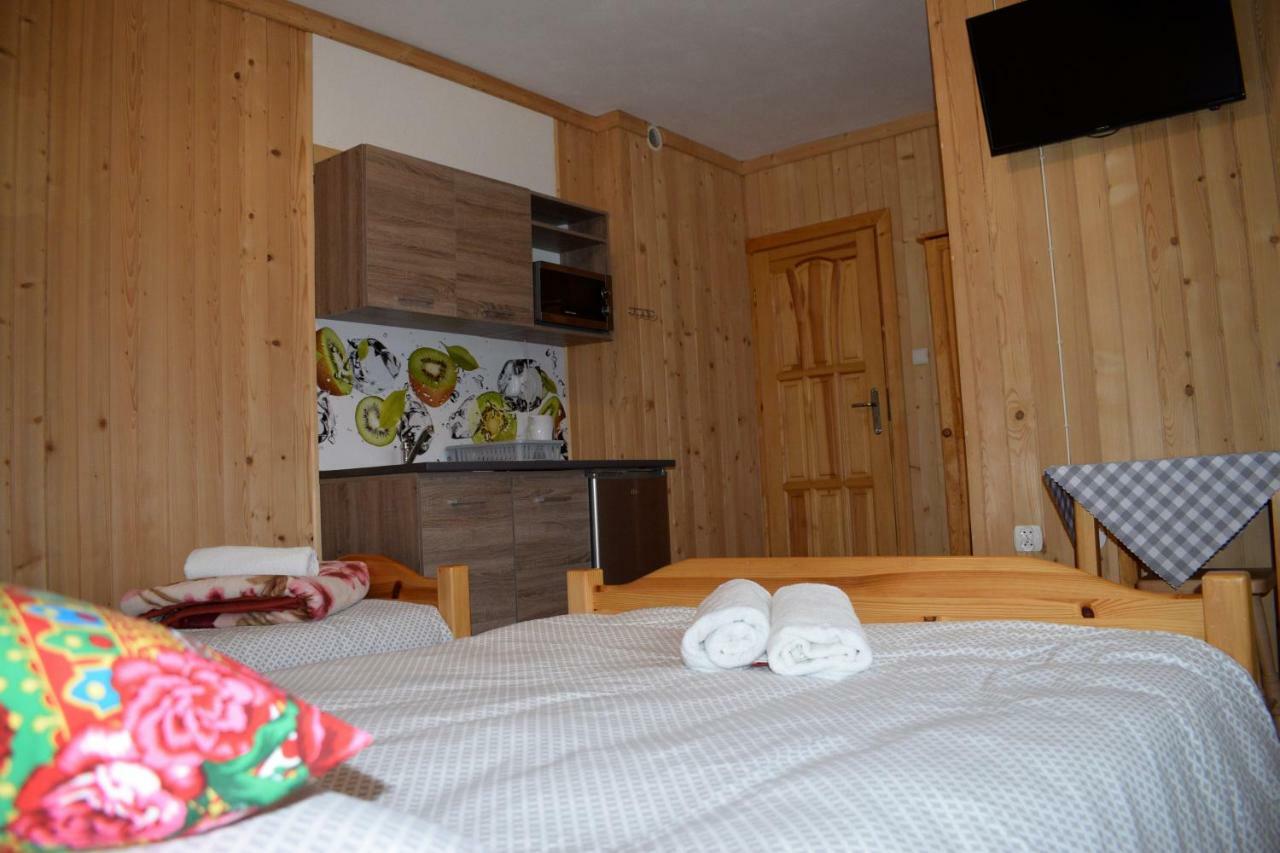 U Wajdy Apartment Ciche Male Luaran gambar