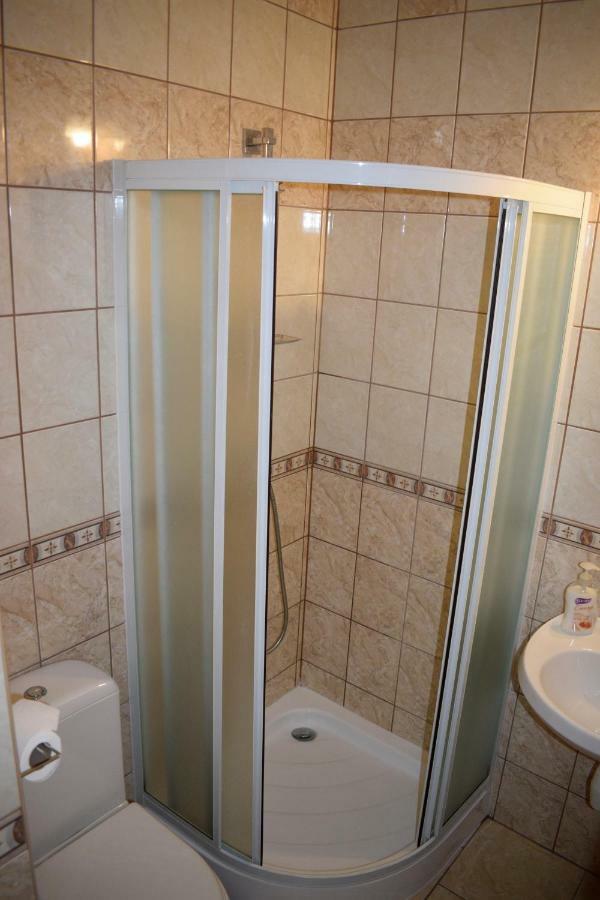 U Wajdy Apartment Ciche Male Luaran gambar
